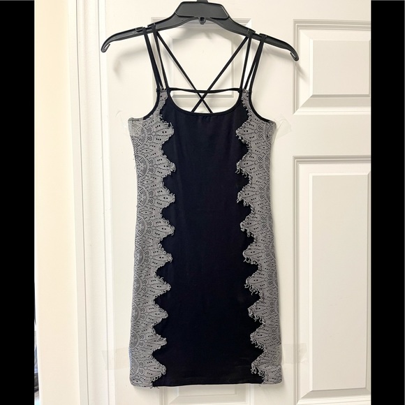 Free People Dresses & Skirts - Sassy Free People bodycon dress!